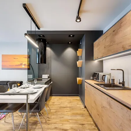 شقة Altstadt-wohnung Chmielna Park By Interhome *