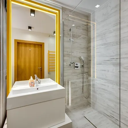Altstadt-wohnung Chmielna Park By Interhome *