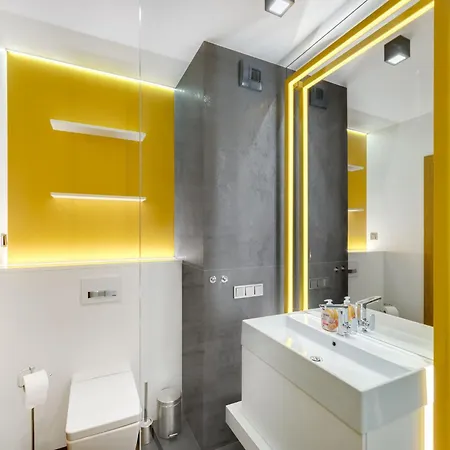 Apartment Altstadt-wohnung Chmielna Park By Interhome *