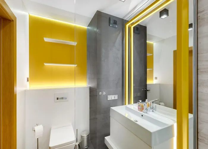 아파트 Altstadt-wohnung Chmielna Park By Interhome *