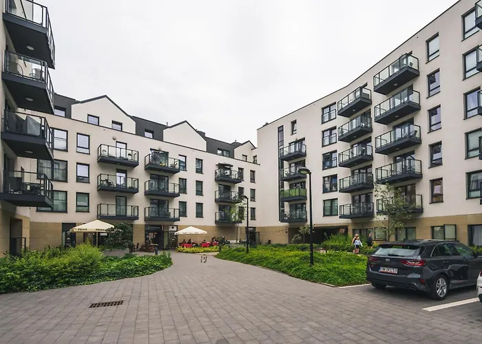 아파트 Altstadt-wohnung Chmielna Park By Interhome *