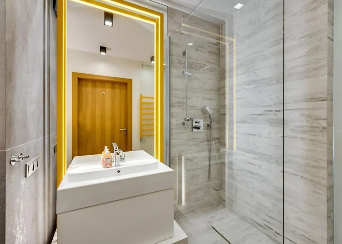 Altstadt-wohnung Chmielna Park By Interhome *